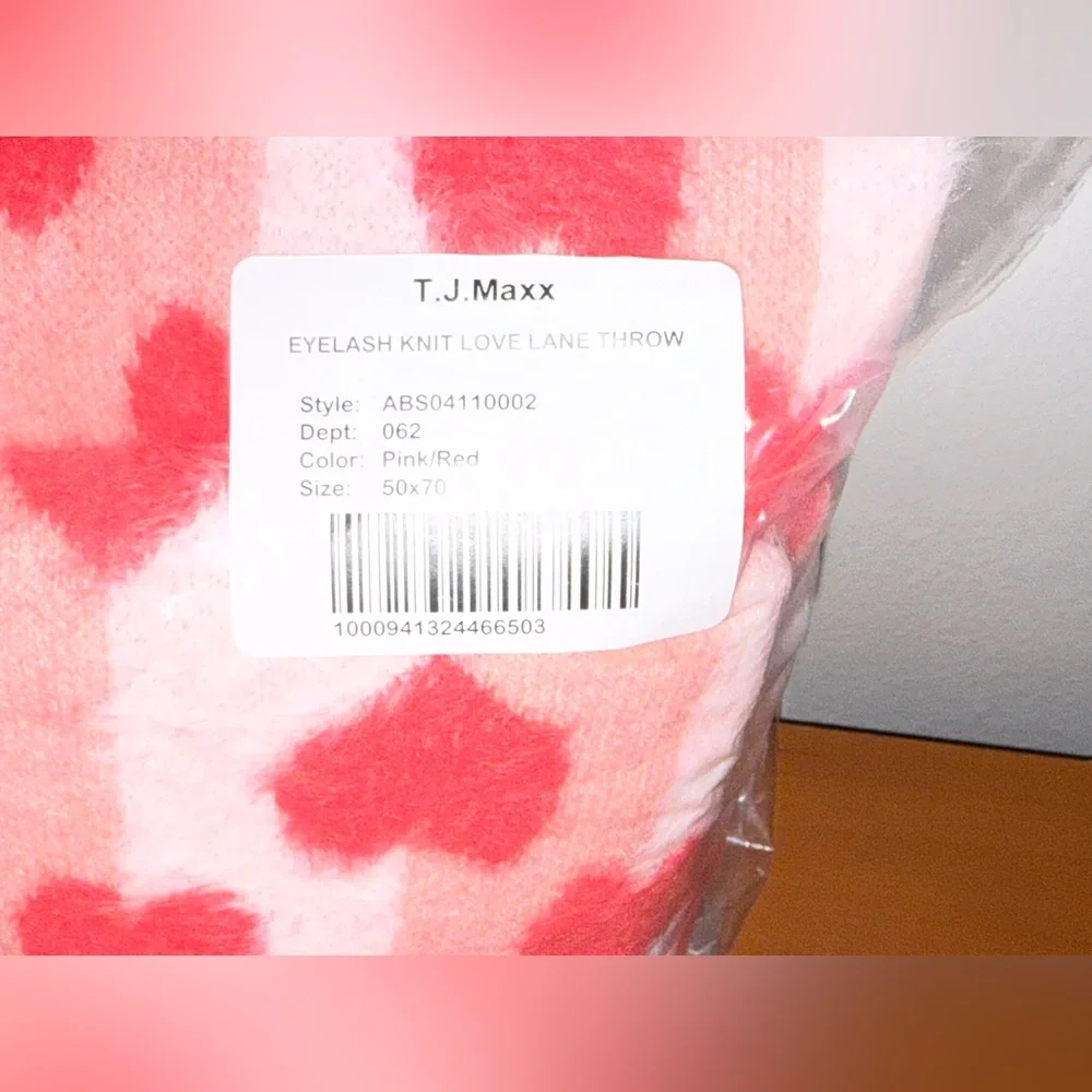 Cupcakes and Cashmere Eyelash Knit Love Throw